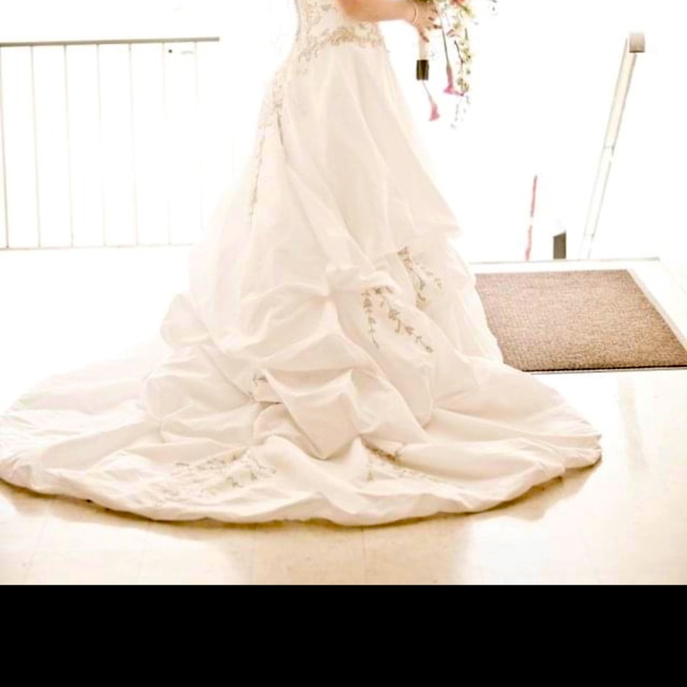 Wedding dress